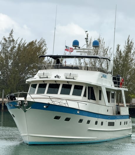 RV ANGARI in Bahamas-lightroom processed
