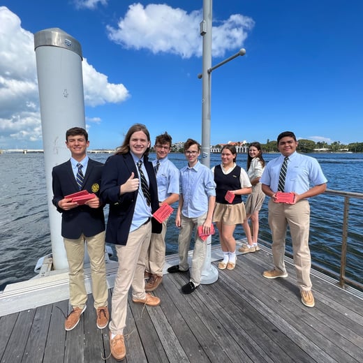 Palm Beach Day Academy students deploy Lagoon Drift cards at West Palm Beach Public Dock (photo credit: Erin Mitchell)..